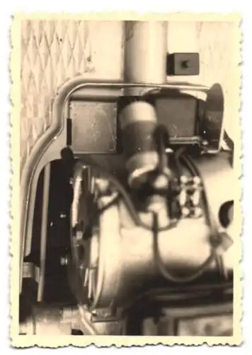 11 Fotografien IWL Motoroller, IWL SR59 Berlin, Detailaufnahmen, Tacho, Fahrwerk