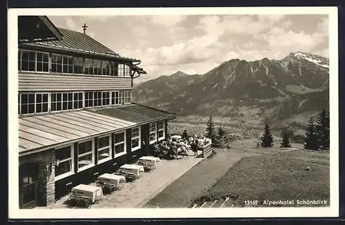 AK Oberstdorf, Panorama mit Alpenhotel Schönblick