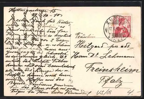 AK Grand St. Bernard, Ansicht eines im Schnee liegenden Mannes von Bernhardinern umringt