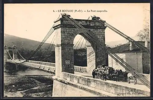 AK Le Boulou, Le Pont suspendu avec charrette tirée par des chevaux