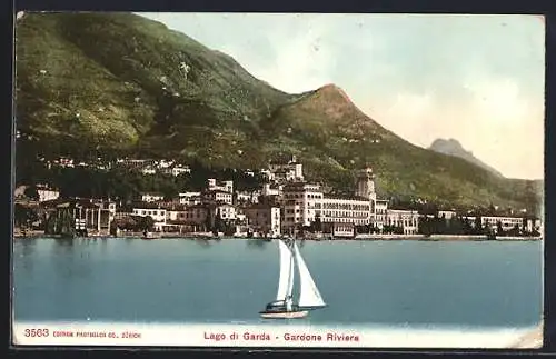 AK Gardone-Riviera, Segelboot vor dem Ort am Lago di Garda