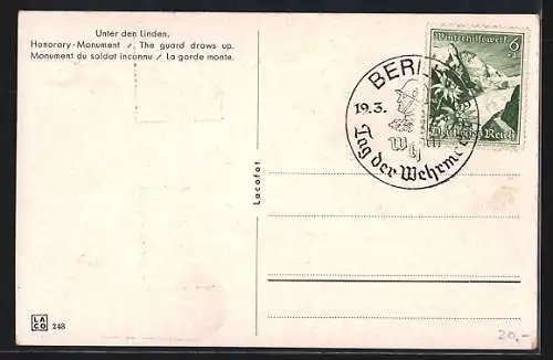 AK Berlin, Unter den Linden-Ehrenmal, Wache zieht auf
