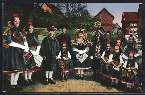 AK Gruppe von Schwälmern in hessischer Tracht bei einer Hochzeit