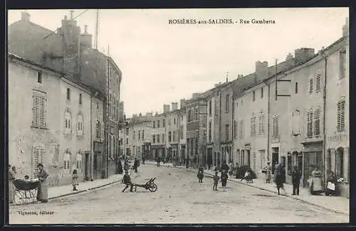 AK Rosières-aux-Salines, Rue Gambetta animée avec passants et boutiques