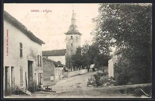 AK Crion, L`église et la rue du village