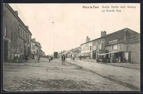 AK Mars-la-Tour, La Grande Rue avec tramway et bâtiments historiques