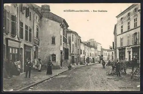 AK Rosières-aux-Salines, Rue Gambetta animée avec passants et charrette