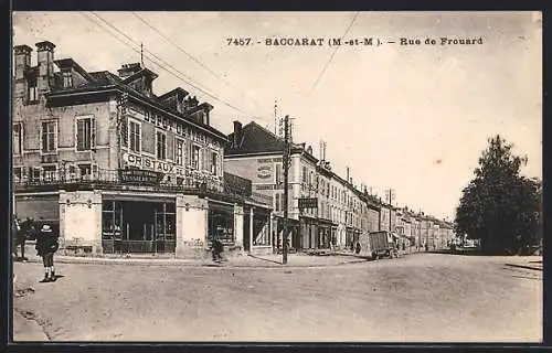 AK Baccarat, Rue de Frouard avec commerces et passants