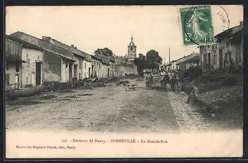 AK Sornéville, La Grande-Rue avec vue sur l`église et les maisons alignées