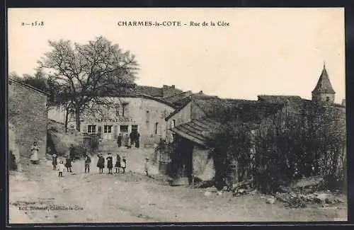 AK Charmes-la-Côte, Rue de la Côte avec enfants jouant devant le café