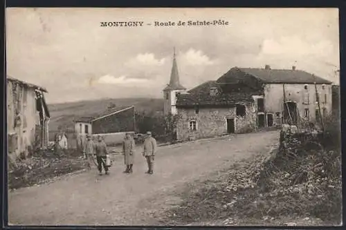 AK Montigny, Route de Sainte-Pôle avec personnages sur la route