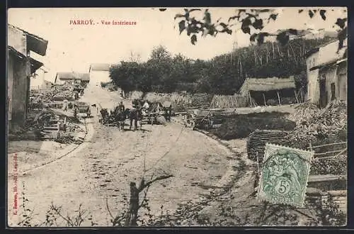 AK Parroy, Vue intérieure du village avec charrettes sur la route