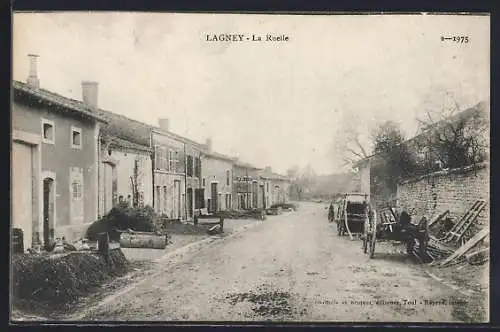 AK Lagney, La Ruelle avec charrette et maisons alignées