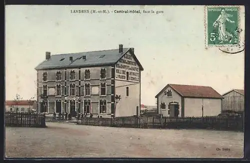 AK Landres, Central-Hôtel face à la gare