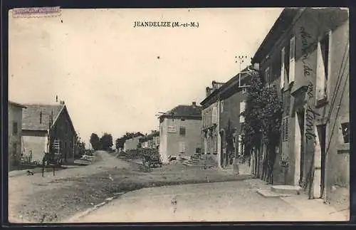 AK Jeandelize, Rue principale avec bâtiments et arbres