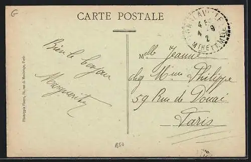 AK Longlaville, Rue des Aciéries avec passants et bâtiments industriels