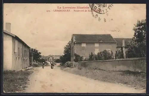AK Lenoncourt, Boulevard de Saint-Georges avec passants et maisons rurales
