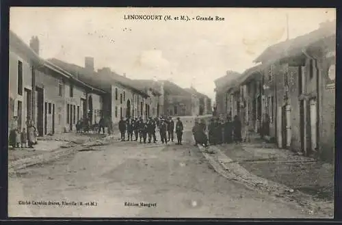 AK Lenoncourt, Grande Rue animée avec groupe de personnes