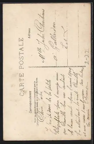 AK Mädchen in Kleid mit Postboten-Mütze hält Telegramm