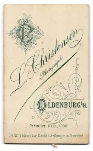 Fotografie L. Christensen, Oldenburg i.H., Zwei Frauen in inniger Pose