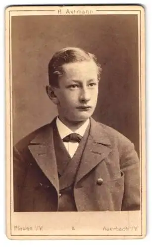 Fotografie H. Axtmann, Plauen, Oberer Graben 19, Porträt eines jungen Mannes