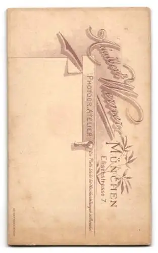 Fotografie Max Adalbert Werner, München, Elisenstrasse 7, Porträt eines kleinen Kindes