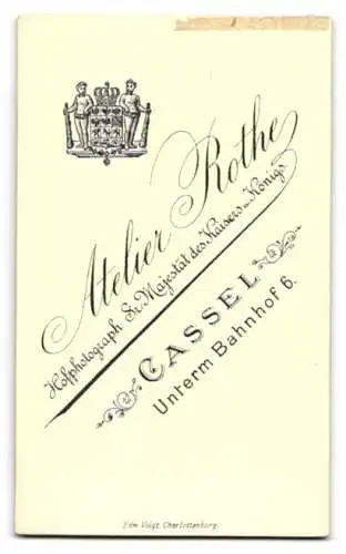 Fotografie Atelier Rothe, Cassel, Unterm Bahnhof 6, Seitenporträt einer jungen Frau