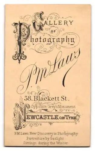Fotografie P.M. Laws, Newcastle, Blackett St 38, Porträt eines eleganten Mannes