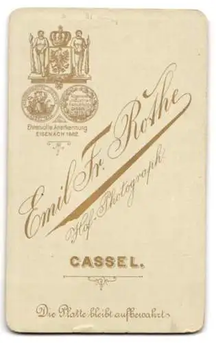 Fotografie Emil Fr. Rothe, Cassel, Porträt einer jungen Frau