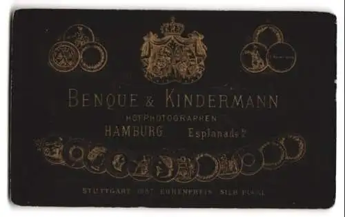 Fotografie Benque & Kindermann, Hamburg, Esplanade 2, Porträt von drei Kindern in feiner Kleidung