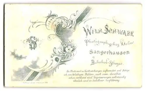 Fotografie Wilhelm Schwabe, Sangerhausen, Bahnhofstrasse, Drei Kinder mit Trommel und Fell