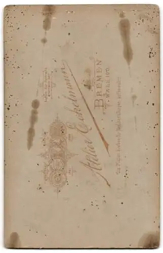 Fotografie Atelier Eckelmann, Bremen, Wall 160, Porträt einer jungen Frau mit Spitzenkragen