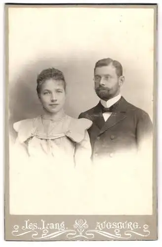 Fotografie Jos. Lang, Augsburg, Morellstr. 4, Portrait eines eleganten Paares