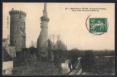 AK Mehun-sur-Yèvre, Ruines du Château (Vue prise des Grands-Moulins)