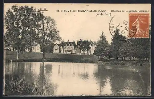 AK Neuvy-sur-Barangeon, Château de la Grande-Garenne vu du parc