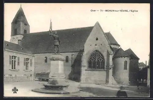 AK Mehun-sur-Yèvre, l`Église et monument sur la place principale