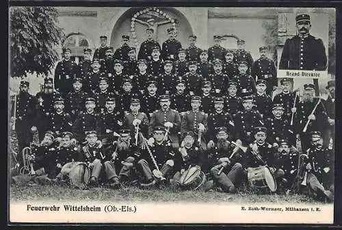 AK Wittelsheim /Ob.-Els., Feuerwehr mit Kapelle, Gruppenbild