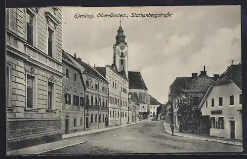 AK Eferding /Ober-Oesterr., Starhenbergstrasse mit Blick zur Kirche