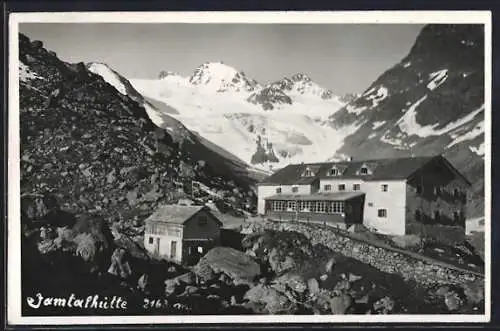 AK Jamtal-Hütte, Ansicht mit Alpenpanorama