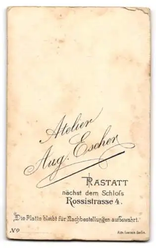 Fotografie Aug. Escher, Rastatt, Rossistrasse 4, Uffz. mit Säbel in Uniform