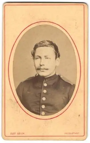 Fotografie Gust. Sölch, Ingolstadt, Soldat in Uniform