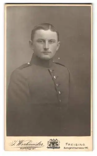 Fotografie F. Werkmeister, Freising, Amtsgerichtstrasse 445, Soldat in Uniform