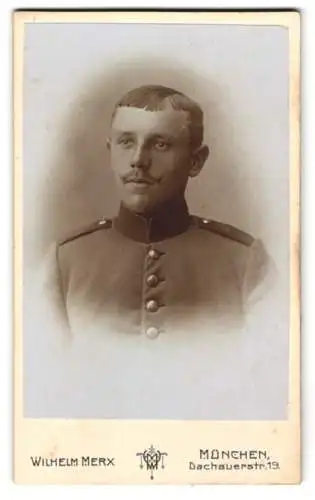 Fotografie Wilhelm Merx, München, Dachauerstr. 19, Porträt eines Soldaten