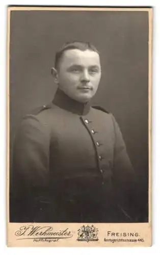 Fotografie J. Werkmeister, Freising, Amtsgerichtsstrasse 445, Portrait eines Soldaten