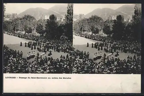 Stereo-AK Lourdes, Passage du Saint-Sacrement au milieu des Malades