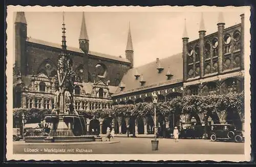 AK Lübeck, Rathaus am Marktplatz mit Brunnen