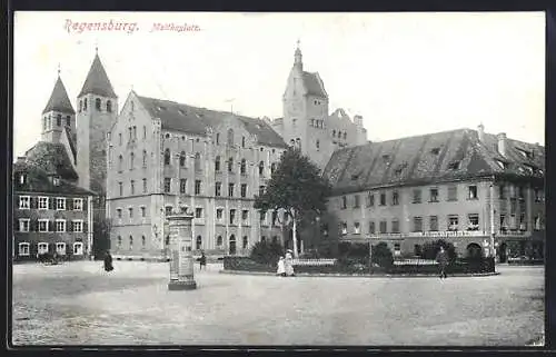 AK Regensburg, Moltkeplatz mit Mohren-Apotheke