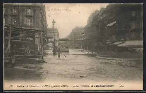 AK Paris, hôtel Terminus et gare Saint-Lazare, Inondations de Janvier 1910, Hochwasser