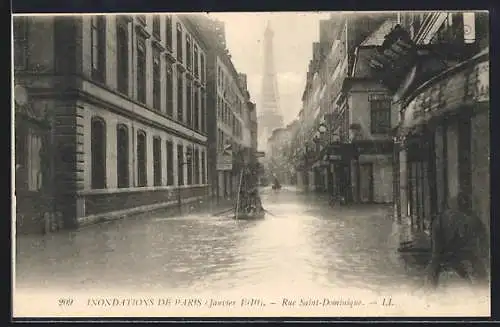 AK Paris, Inondations 1910, Rue Saint-Dominique, Strassenpartie bei Hochwasser