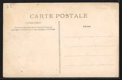 AK Paris, inondations de janvier 1910, la rue de l`Université, des gens et des passerelles